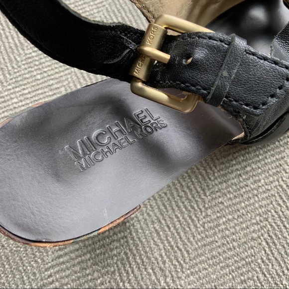 Michael Kors Peep-toe Sandal - Picture 4 of 8